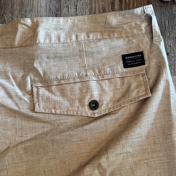 Quiksilver Men's Beige Flat Front Shorts - Picture 6 of 6